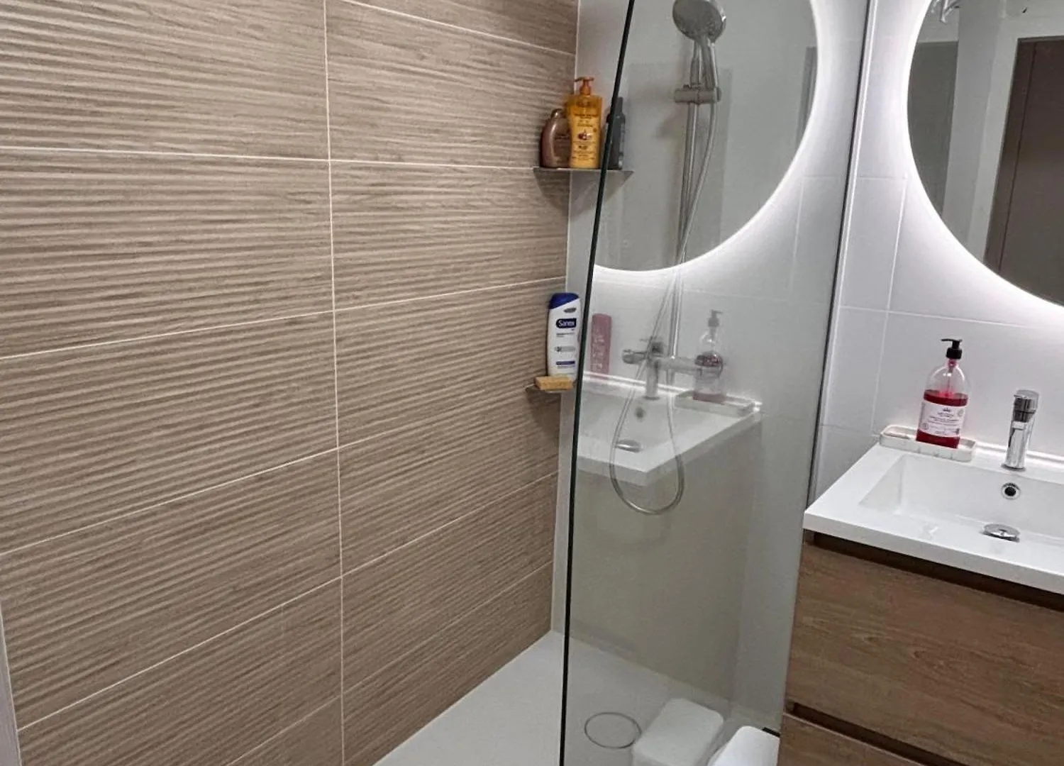 Agreable 2 Pieces Au Coeur De Thones Apartment
